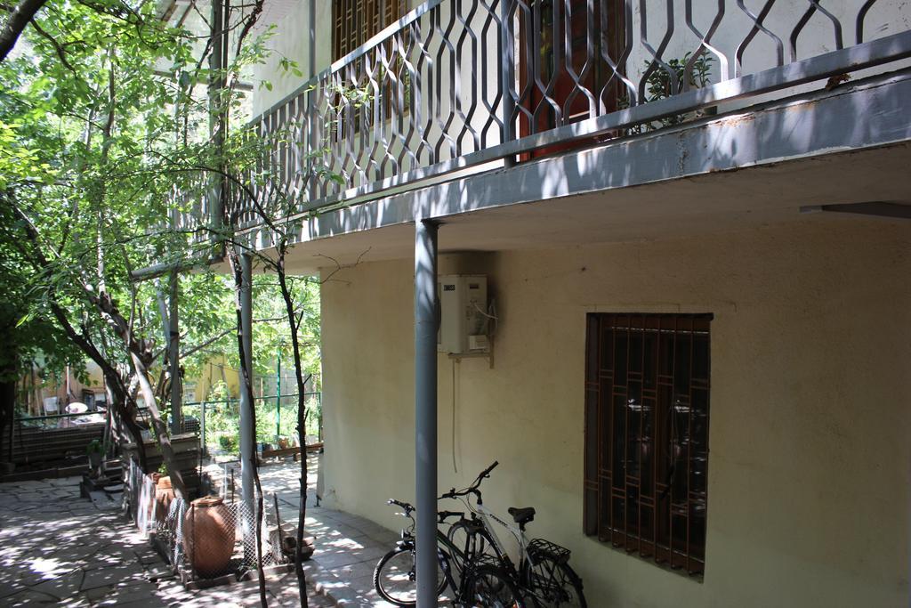 Old District Guest House Tbilisi Buitenkant foto