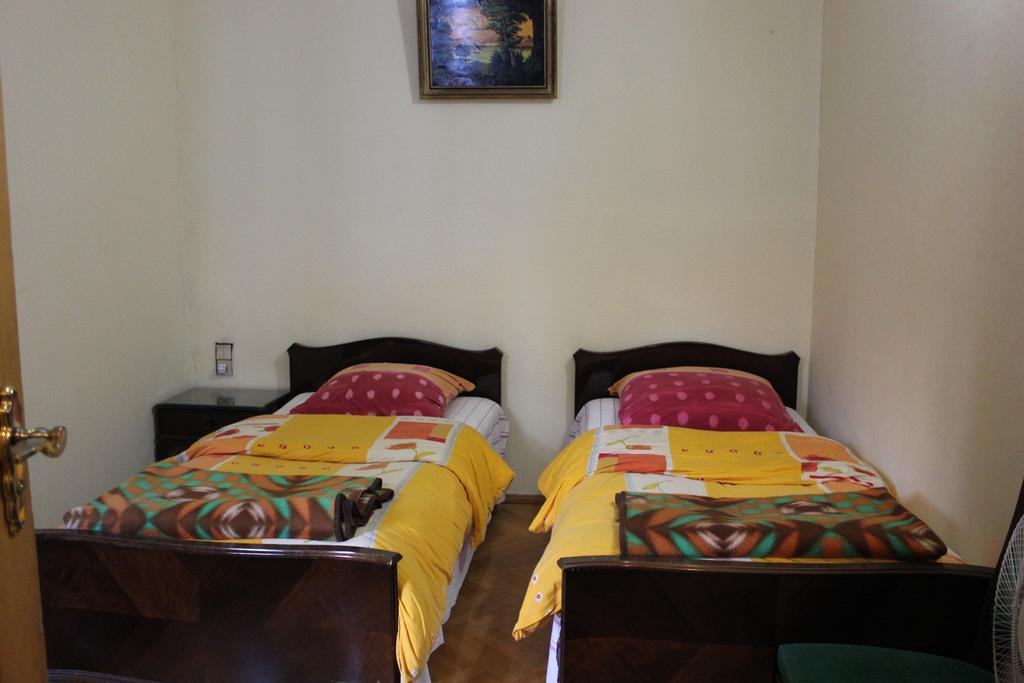 Old District Guest House Tbilisi Buitenkant foto