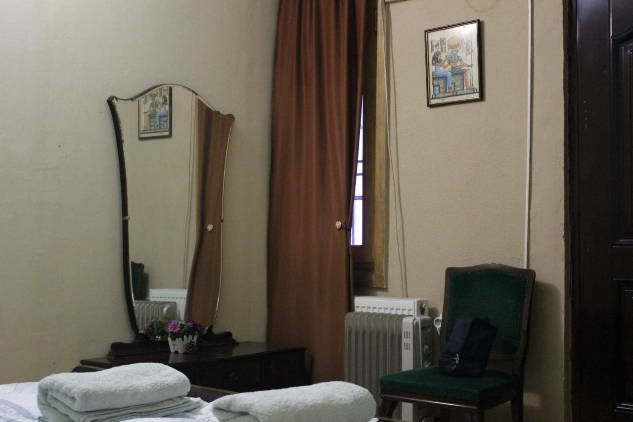 Old District Guest House Tbilisi Buitenkant foto