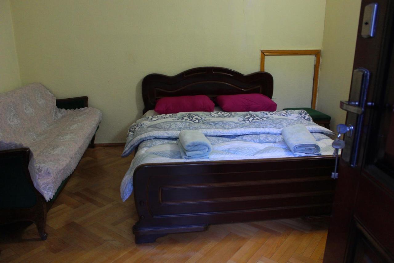 Old District Guest House Tbilisi Buitenkant foto